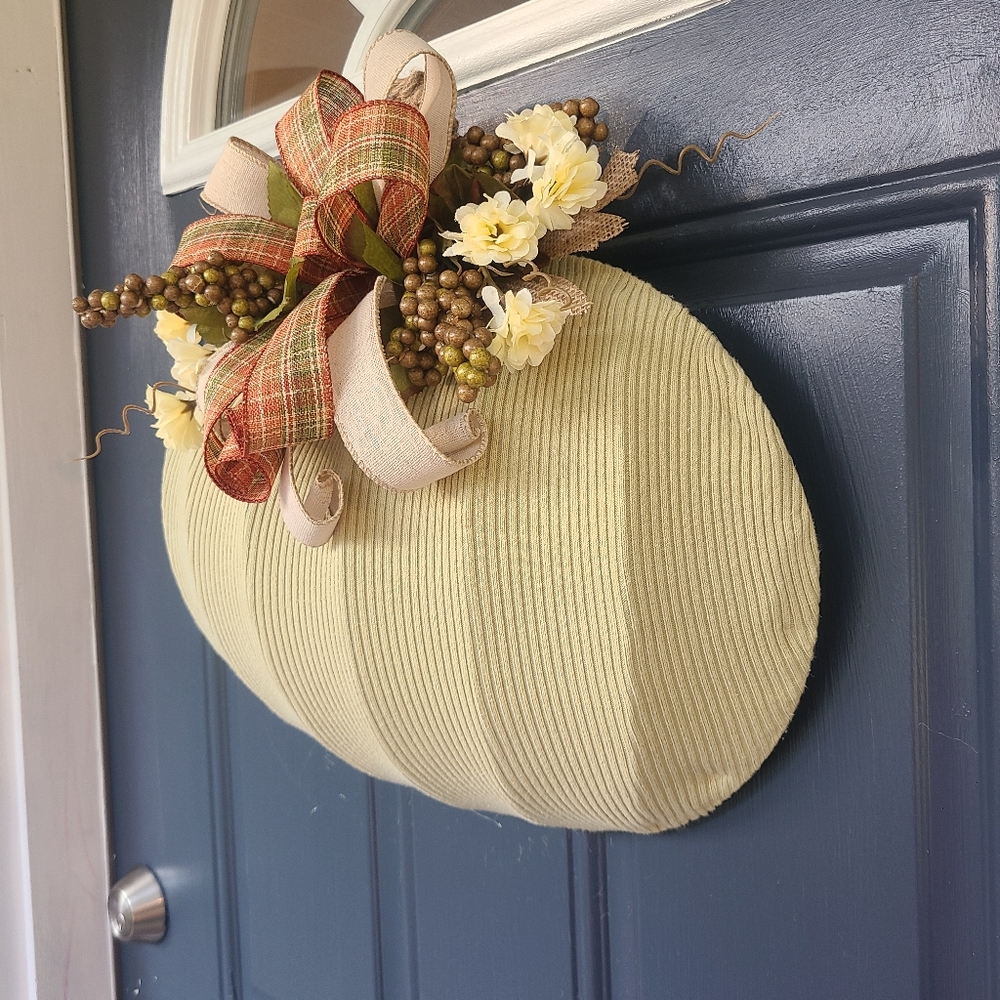 Fall pumpkin wreath - Picture 4 of 4